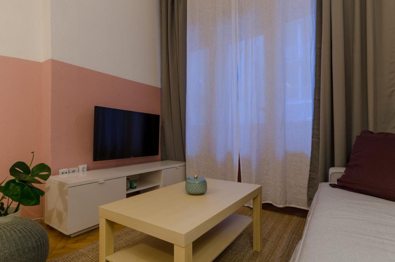 شقة Studio Next To Kiraly Street Kd11 بودابست المظهر الخارجي الصورة